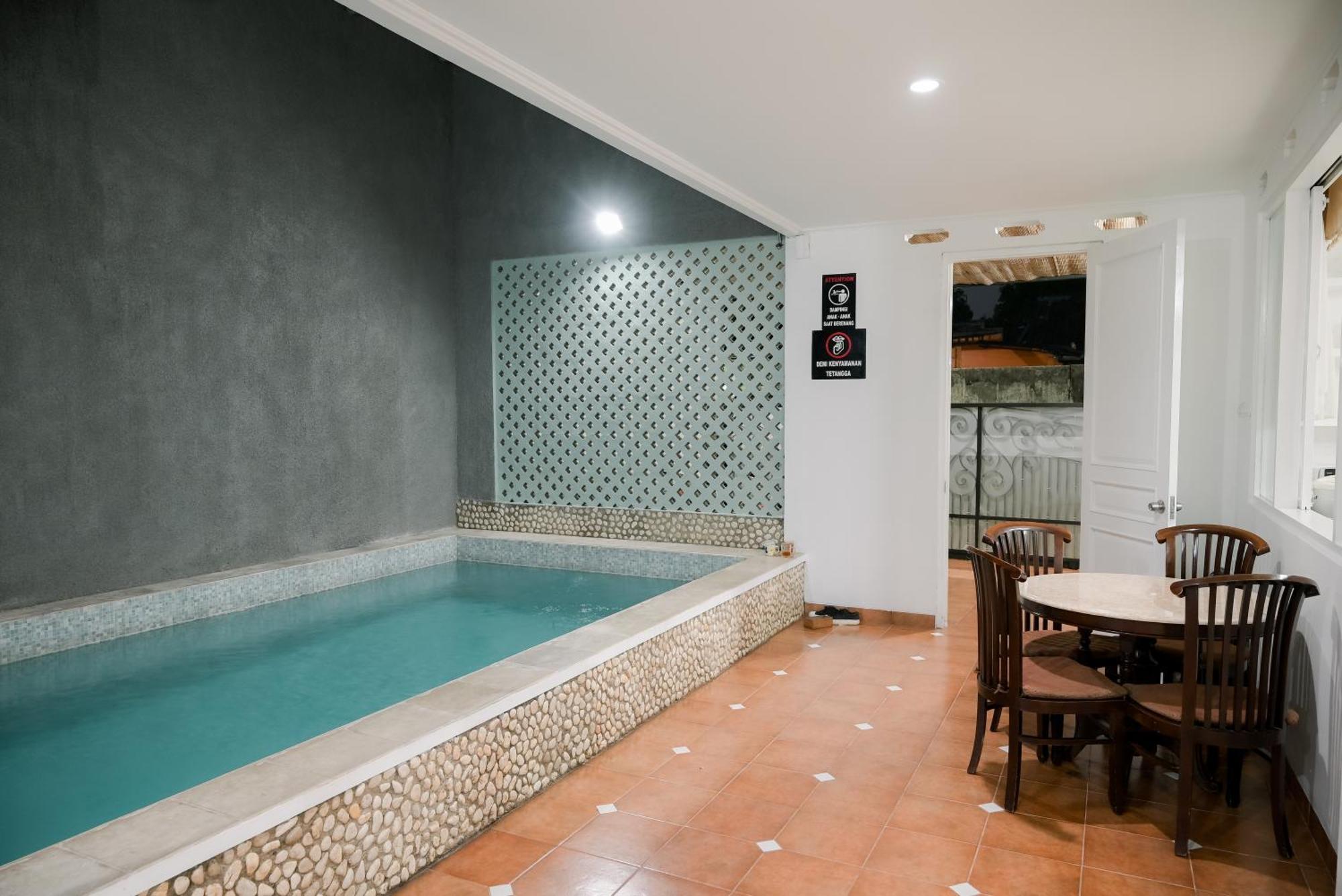 Kirana Guest House ボゴール エクステリア 写真