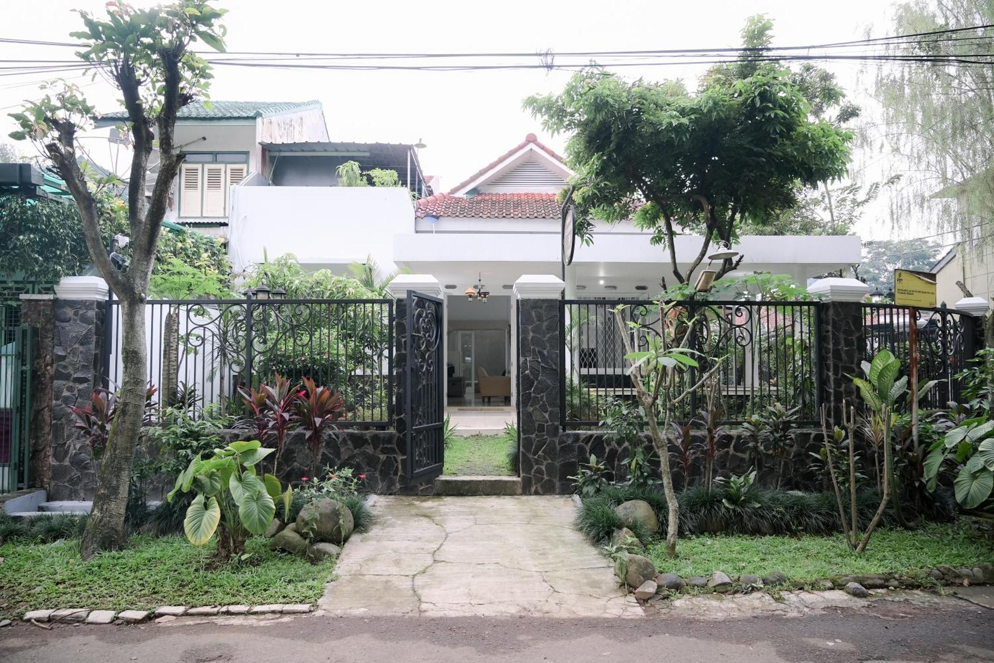 Kirana Guest House ボゴール エクステリア 写真