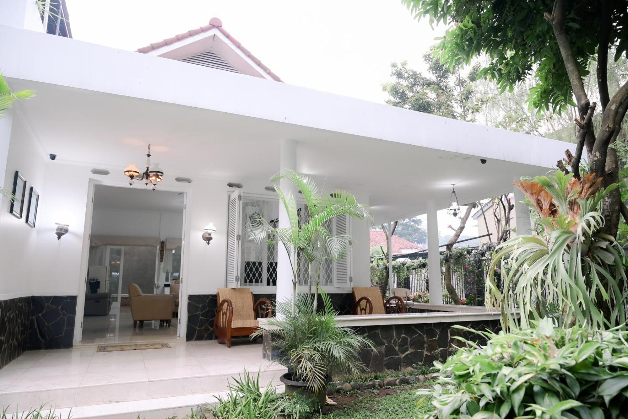 Kirana Guest House ボゴール エクステリア 写真